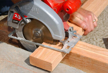 How to Use a Circular Saw Without a Table