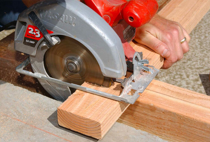 How to Use a Circular Saw Without a Table