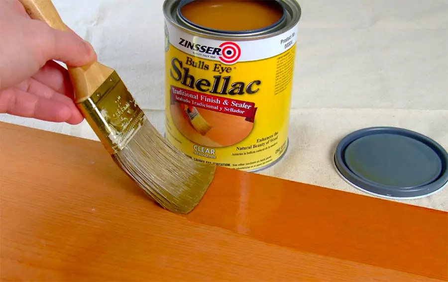 Shellac in woodworking